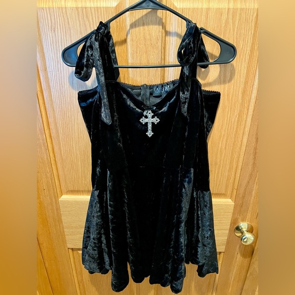 NWT Dolls Kill Widow Nocturnal Elegance Mini Dress in Black Velvet Silver Cross - Picture 2 of 16